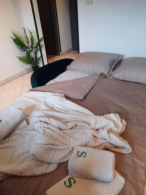 Apartman Smaragd Fazana Exterior photo